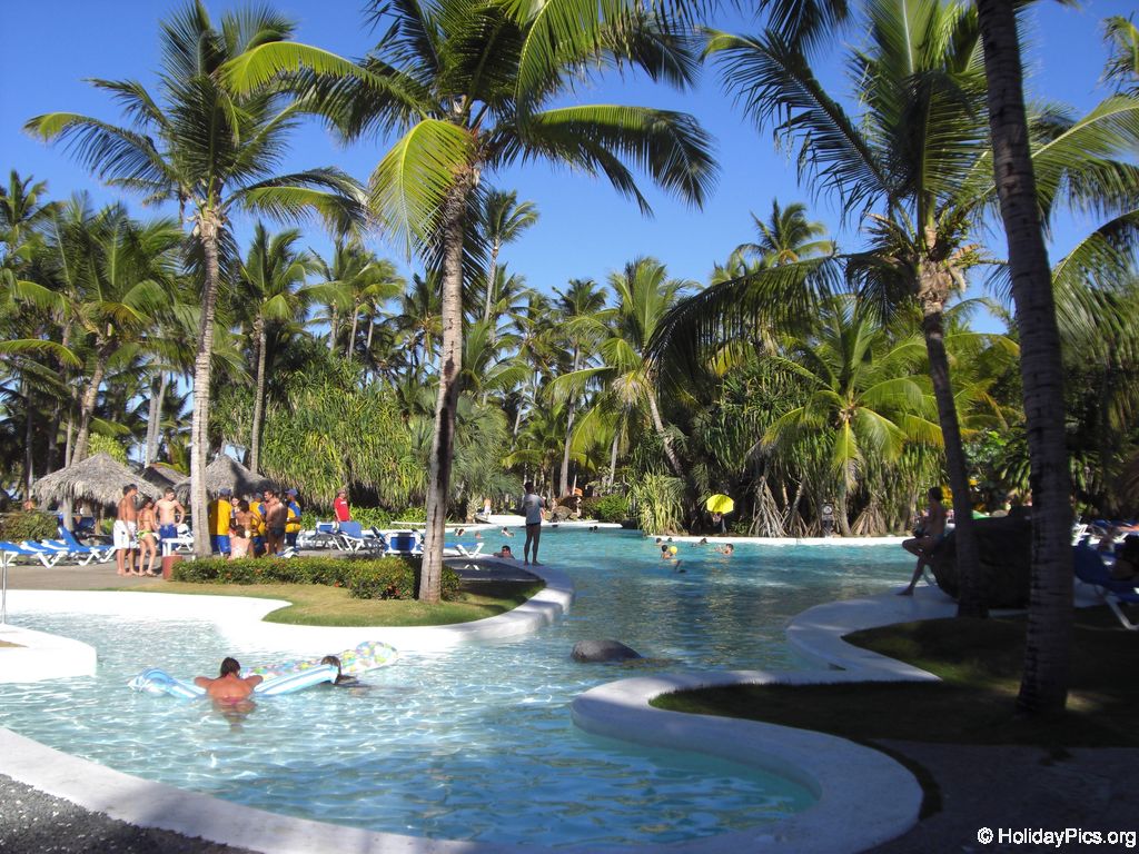 bavaro-princess-all-suites-pool_0521