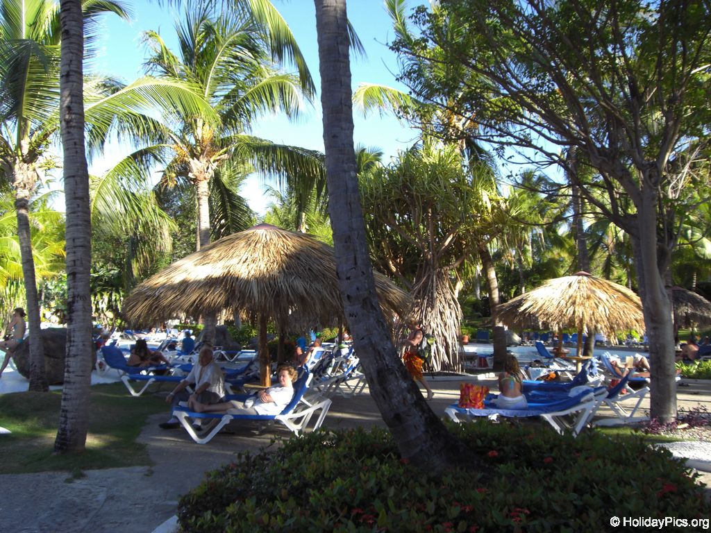 bavaro-princess-all-suites-pool_0522
