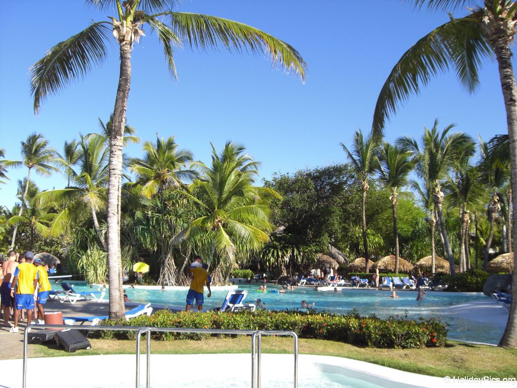 bavaro-princess-all-suites-pool_0524