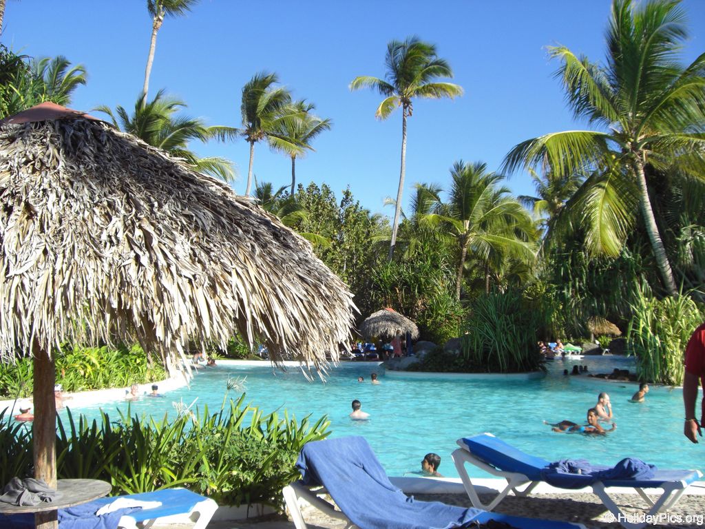 bavaro-princess-all-suites-pool_0527