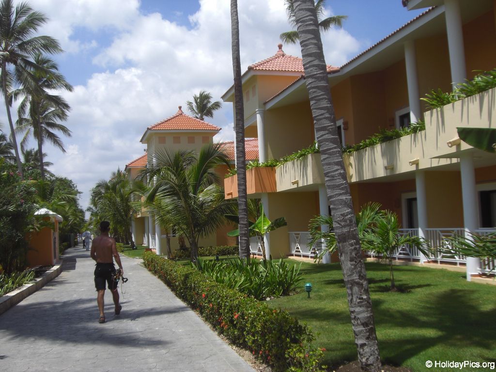bahia-principe-punta-cana-hotelgebaeude_2240