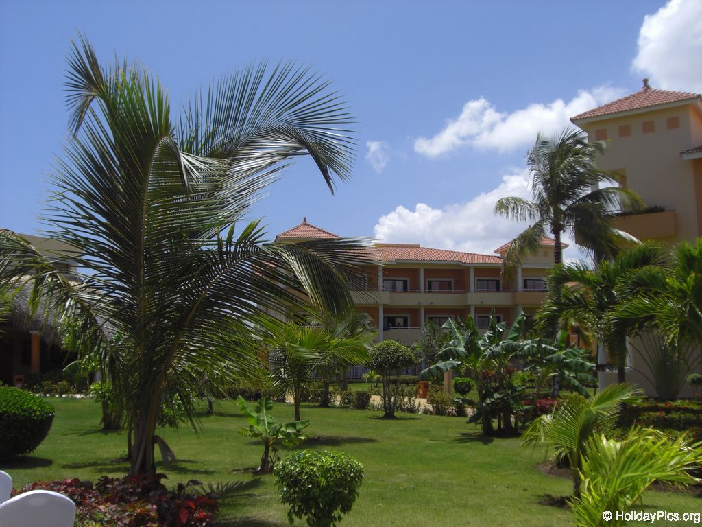 bahia-principe-punta-cana-hotelgebaeude_2251