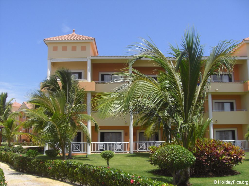 bahia-principe-punta-cana-hotelgebaeude_2252