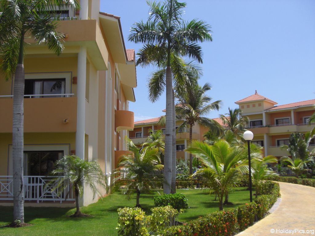 bahia-principe-punta-cana-hotelgebaeude_2255