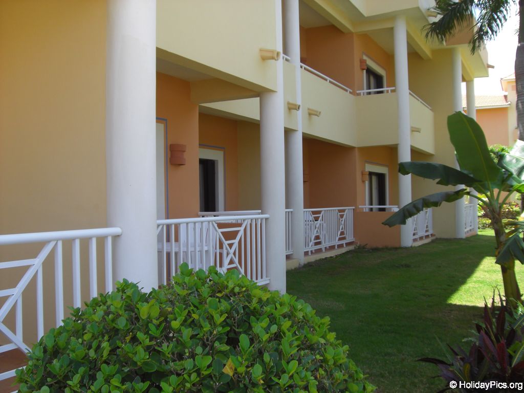 bahia-principe-punta-cana-hotelgebaeude_2258