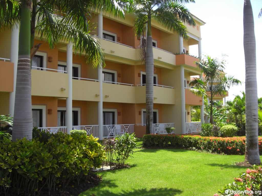 bahia-principe-punta-cana-hotelgebaeude_2262
