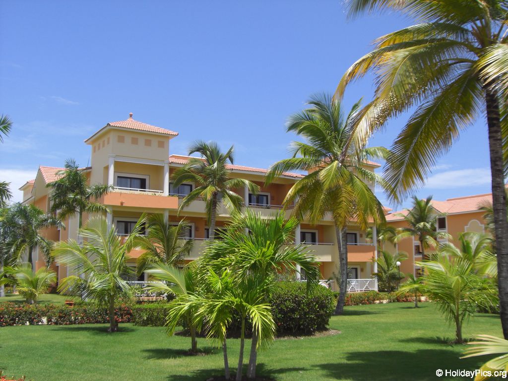 bahia-principe-punta-cana-hotelgebaeude_2263