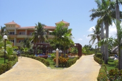 bahia-principe-punta-cana-hotelgebaeude_2256