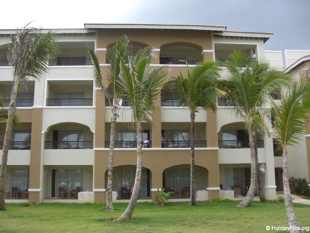 edenh-real-arena-punta-cana-hotelgebaeude_4120