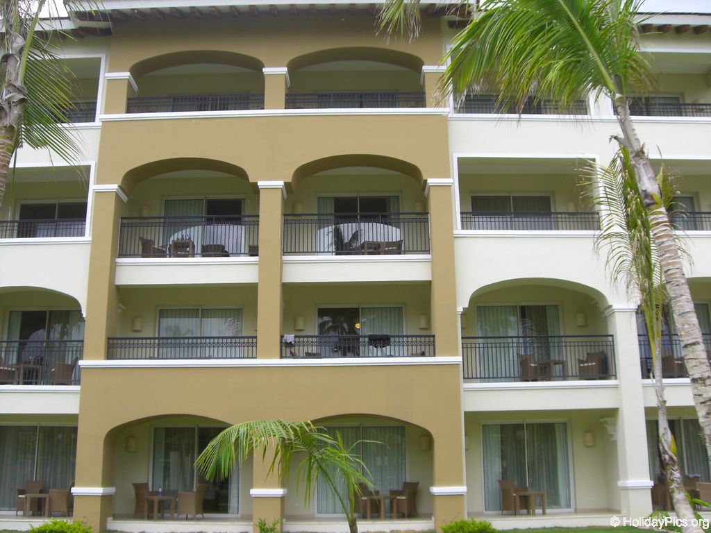 edenh-real-arena-punta-cana-hotelgebaeude_4135
