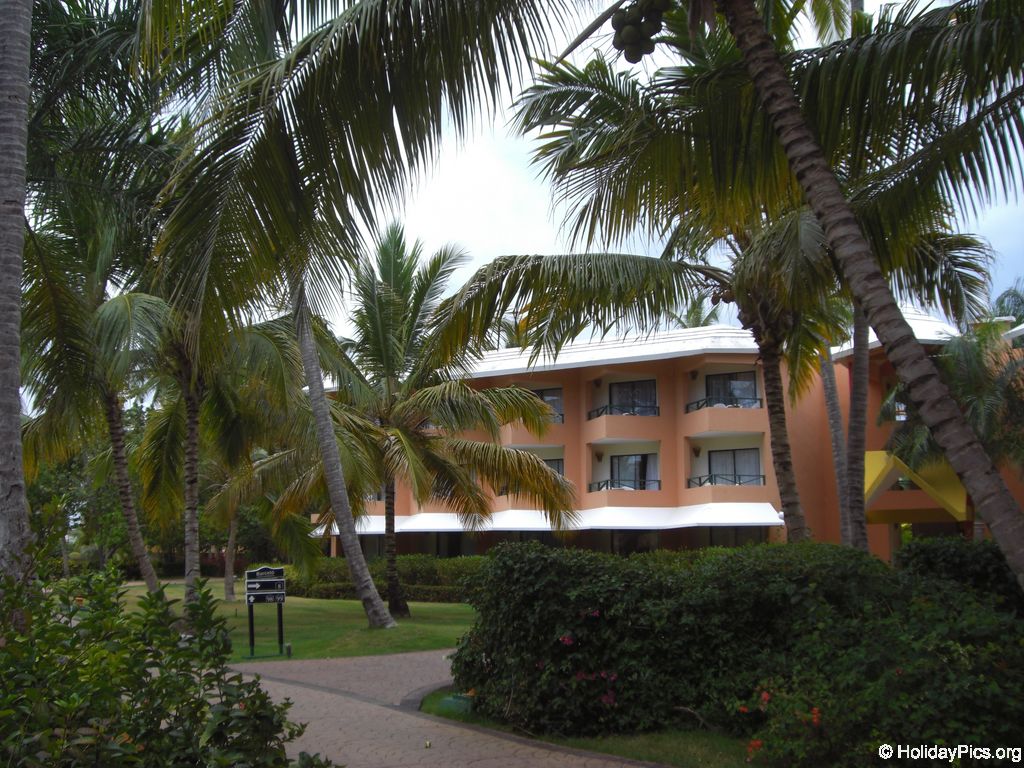 barcelo-dominican-beach-hotelgebaeude_3117