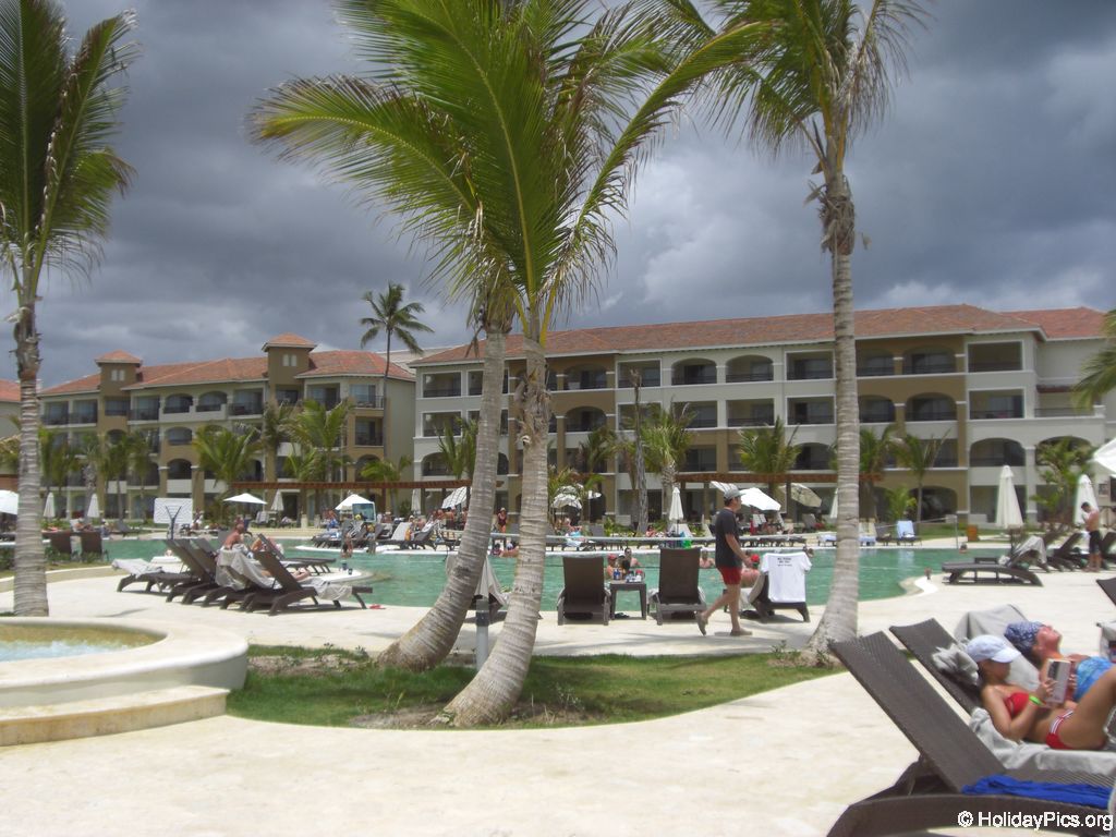 edenh-real-arena-punta-cana-poolbereich_4148