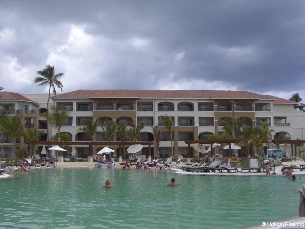 edenh-real-arena-punta-cana-poolbereich_4160