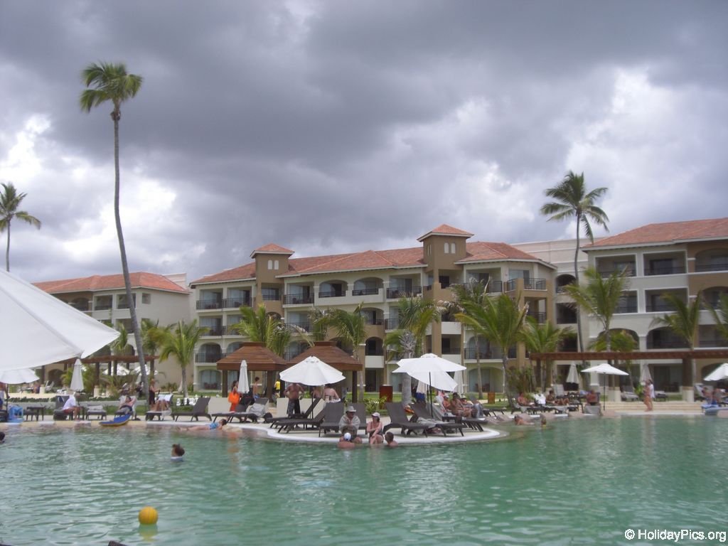 edenh-real-arena-punta-cana-poolbereich_4161