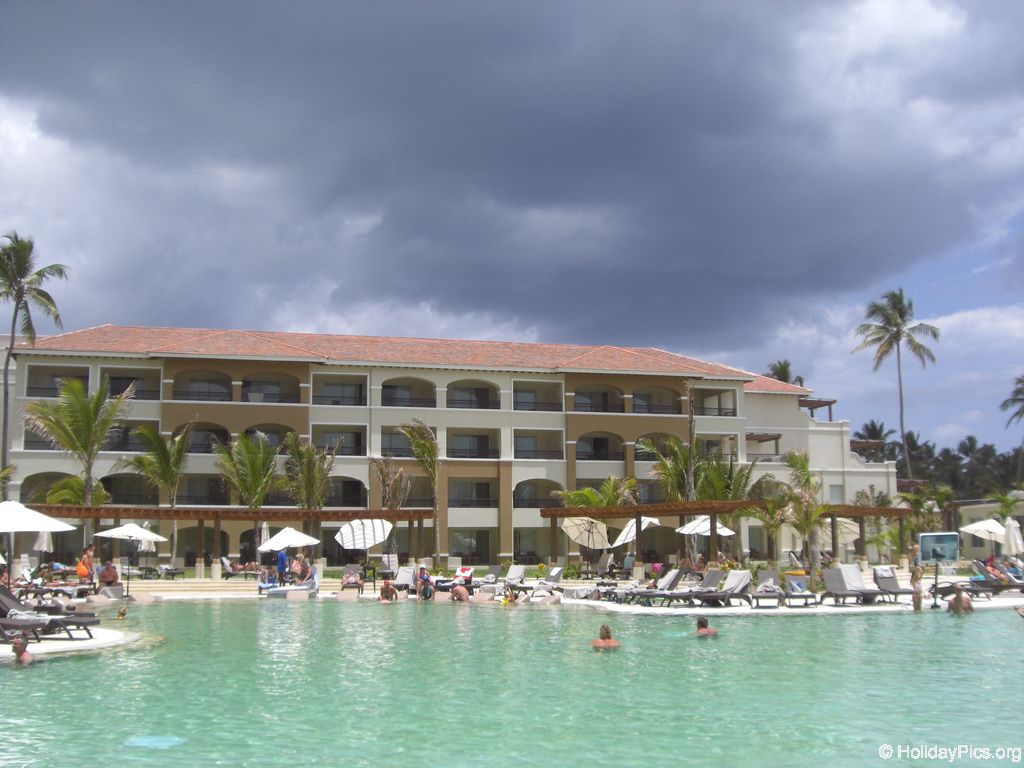 edenh-real-arena-punta-cana-poolbereich_4164