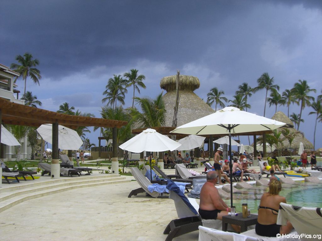 edenh-real-arena-punta-cana-poolbereich_4178