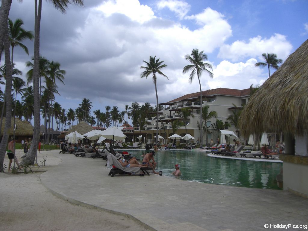 edenh-real-arena-punta-cana-poolbereich_4198