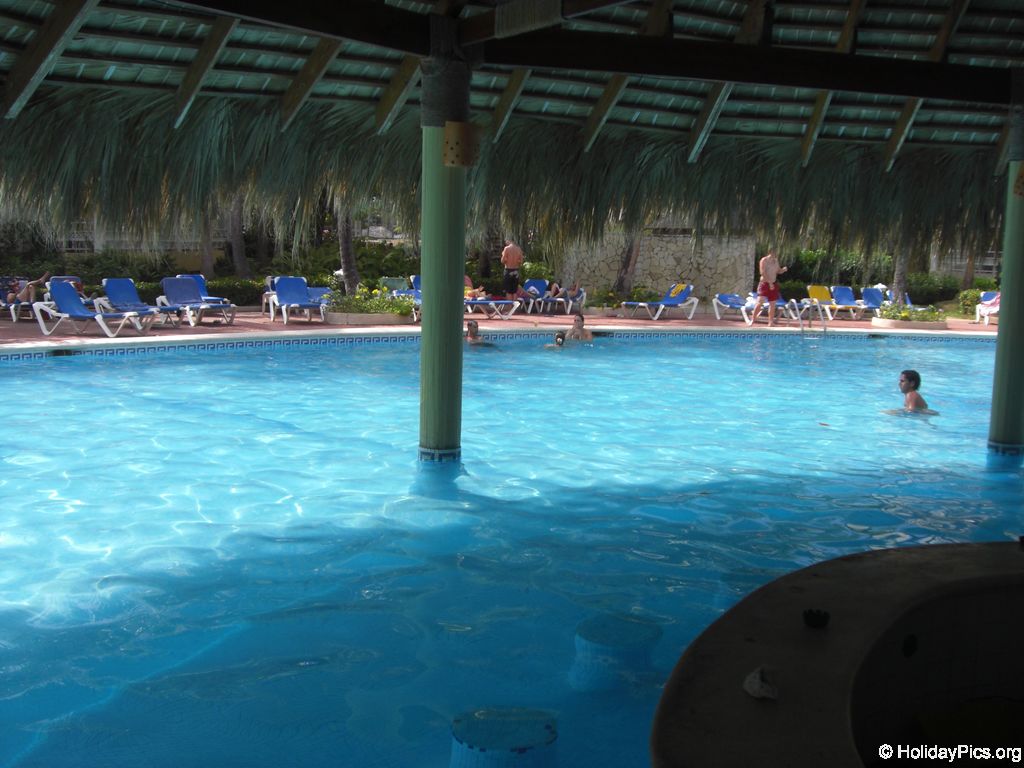 carabela-beach-resort-poolbereich_3312