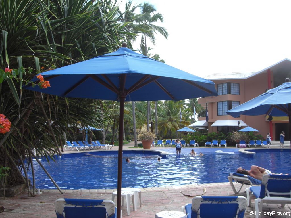 barcelo-dominican-beach-poolbereich_3162