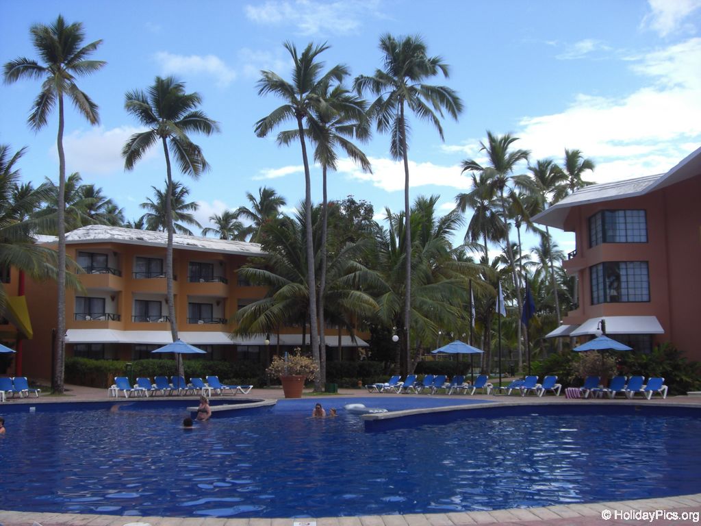 barcelo-dominican-beach-poolbereich_3165