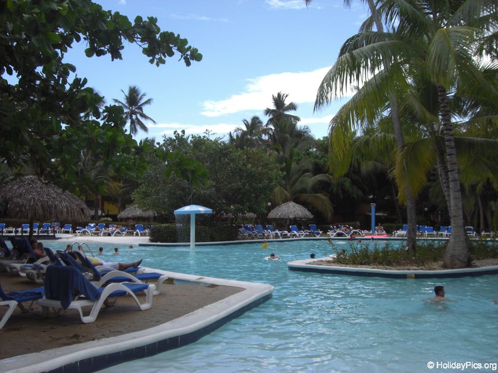barcelo-dominican-beach-poolbereich_3182