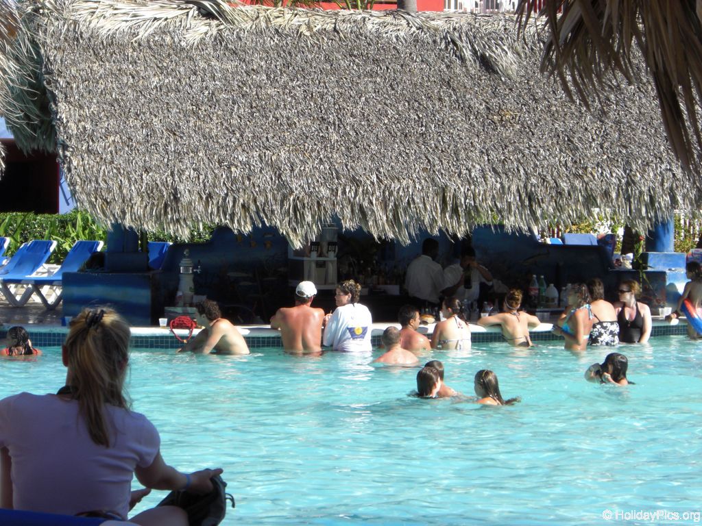 tropical-princess-resort-pool_0354