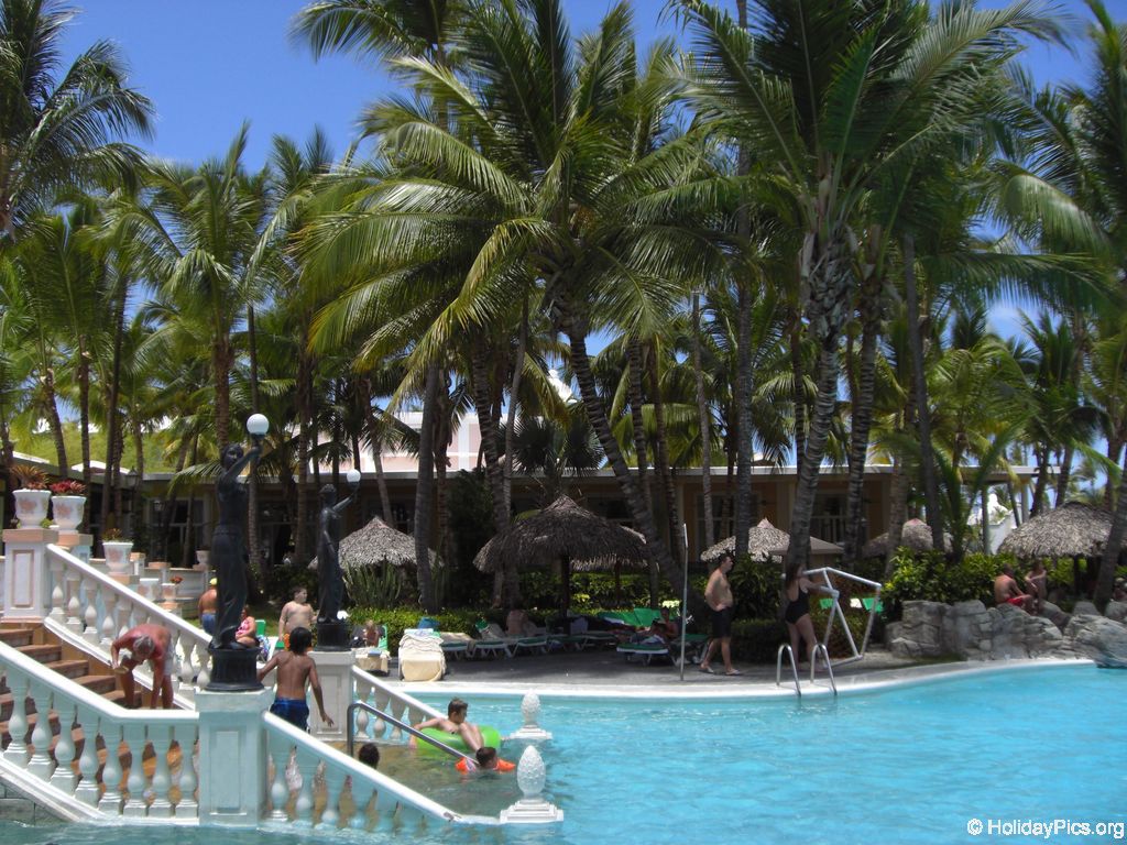 club-hotel-riu-bambu-pool_0816