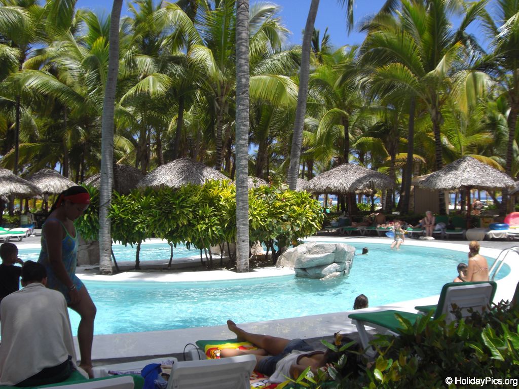 club-hotel-riu-bambu-pool_0820