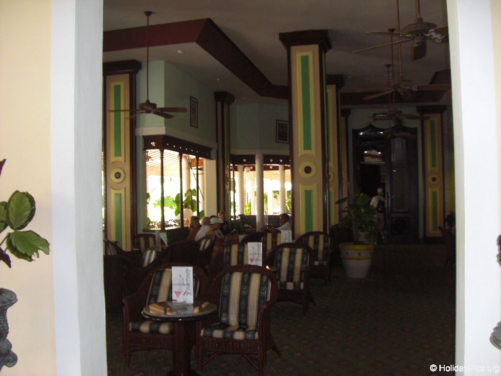 riu-palace-macao-lobby_0698