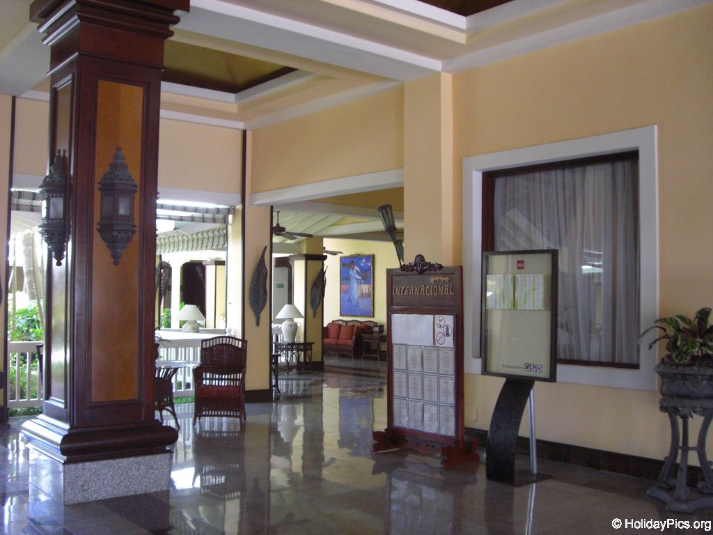 riu-palace-macao-lobby_0699