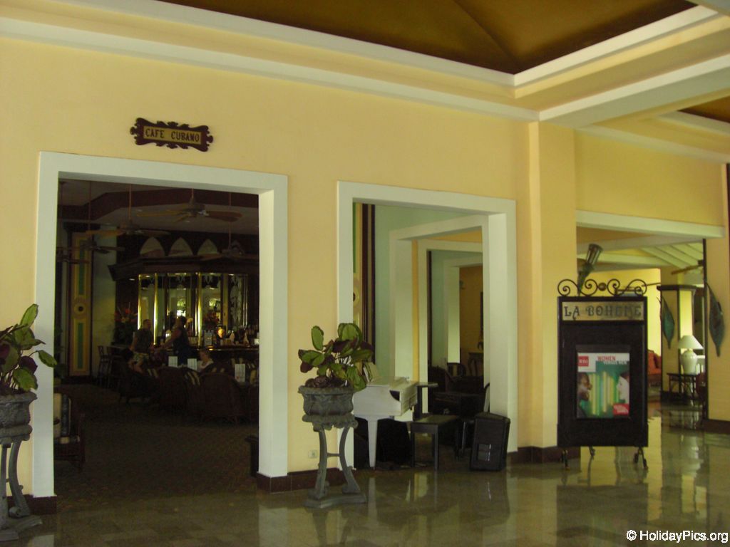 riu-palace-macao-lobby_0701