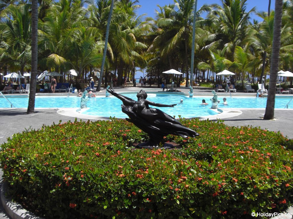 riu-palace-macao-pool_0717