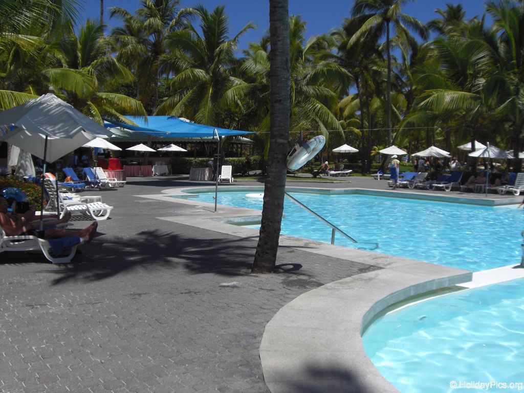 riu-palace-macao-pool_0718