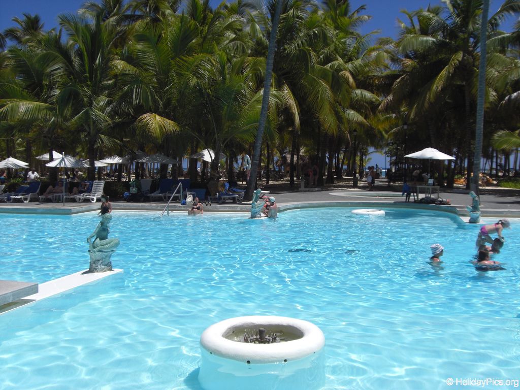 riu-palace-macao-pool_0719
