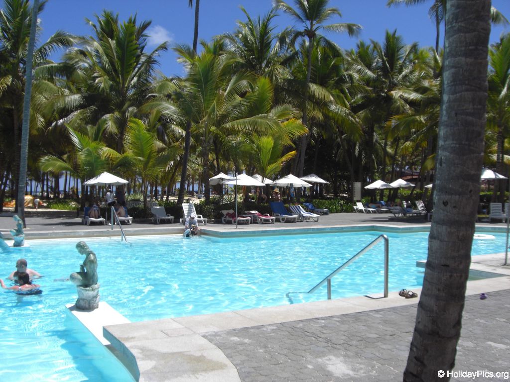 riu-palace-macao-pool_0720