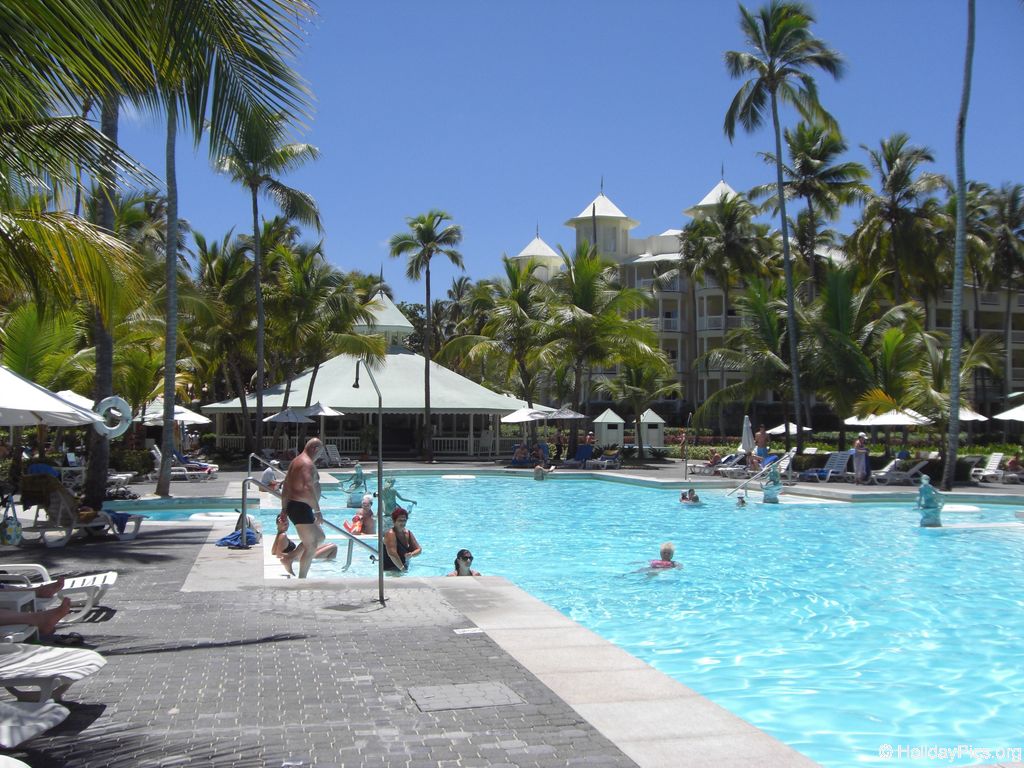 riu-palace-macao-pool_0725