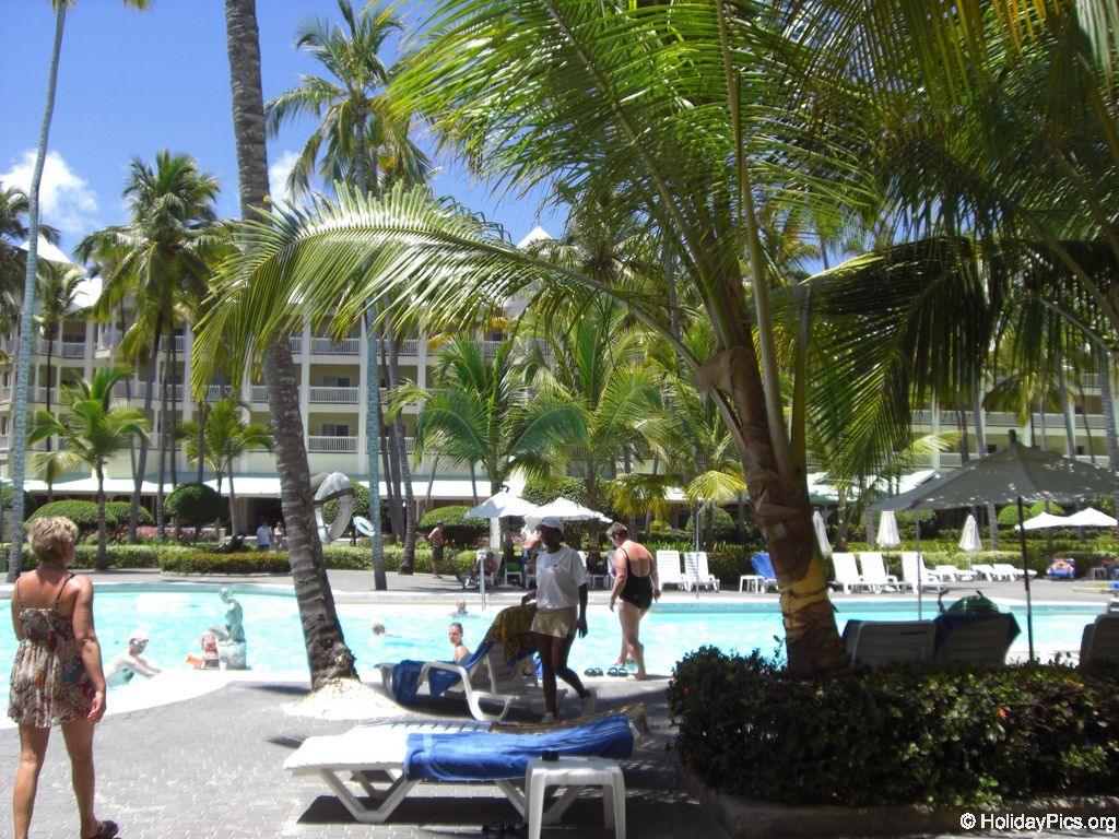 riu-palace-macao-pool_0727