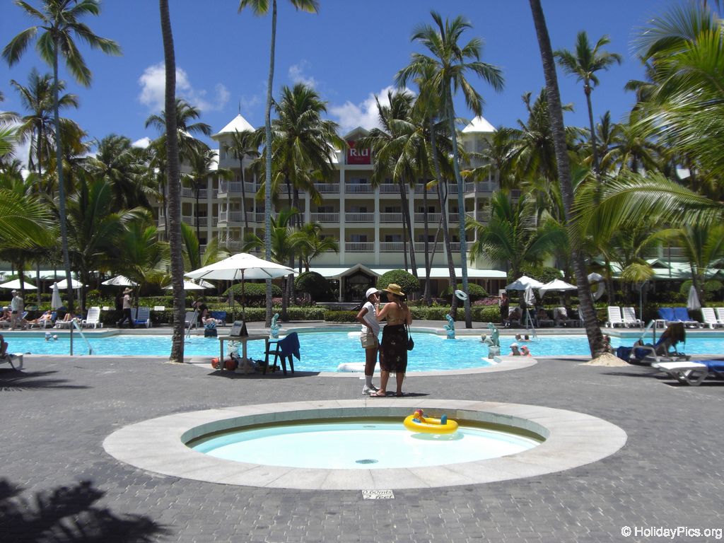 riu-palace-macao-pool_0734