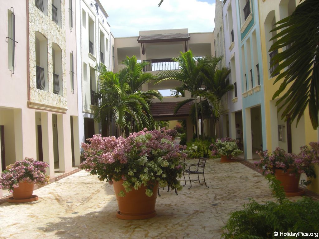 ocean-sand-quer-durchs-resort_2083
