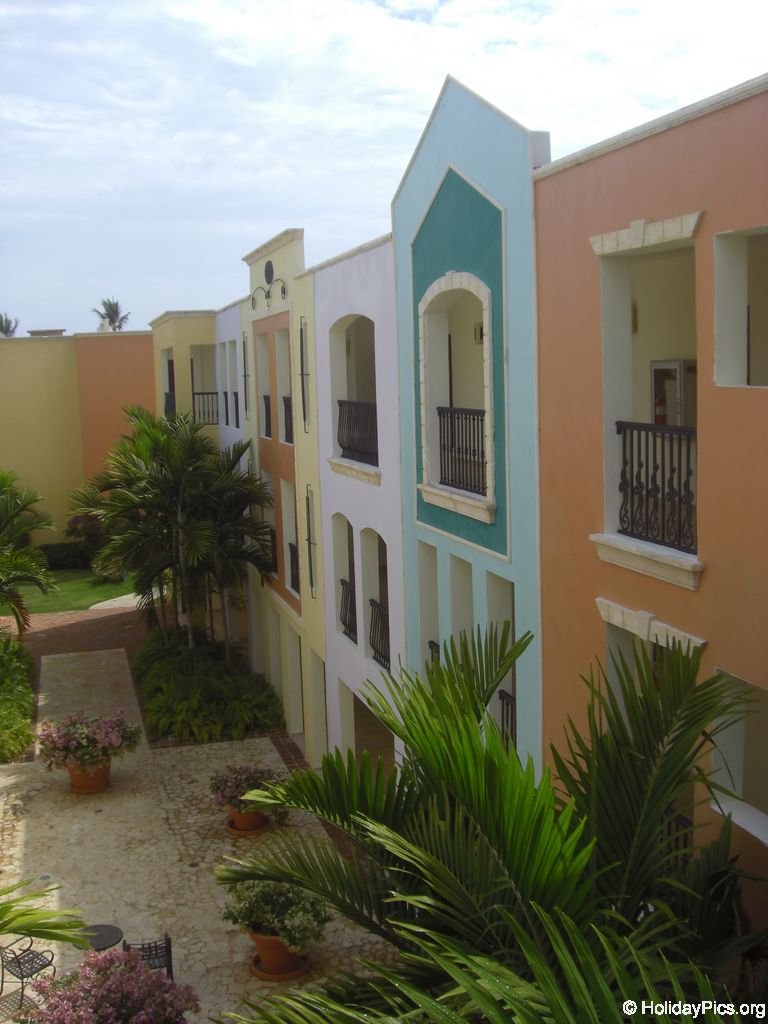 ocean-sand-quer-durchs-resort_2090