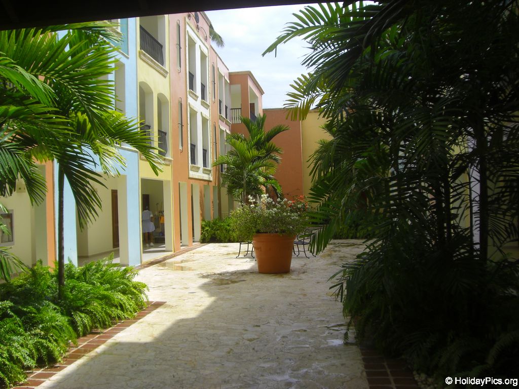ocean-sand-quer-durchs-resort_2101