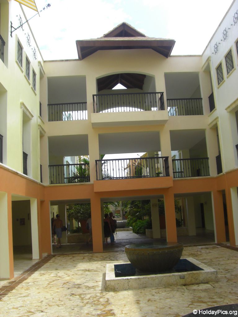 ocean-sand-quer-durchs-resort_2108
