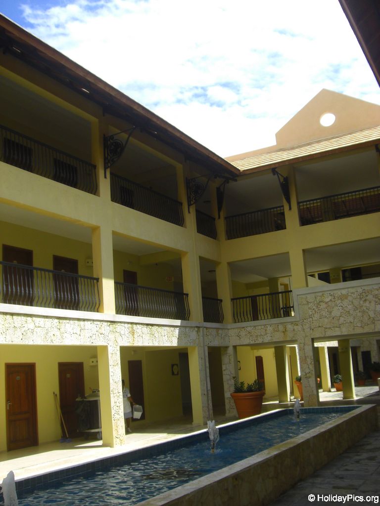 ocean-sand-quer-durchs-resort_2119